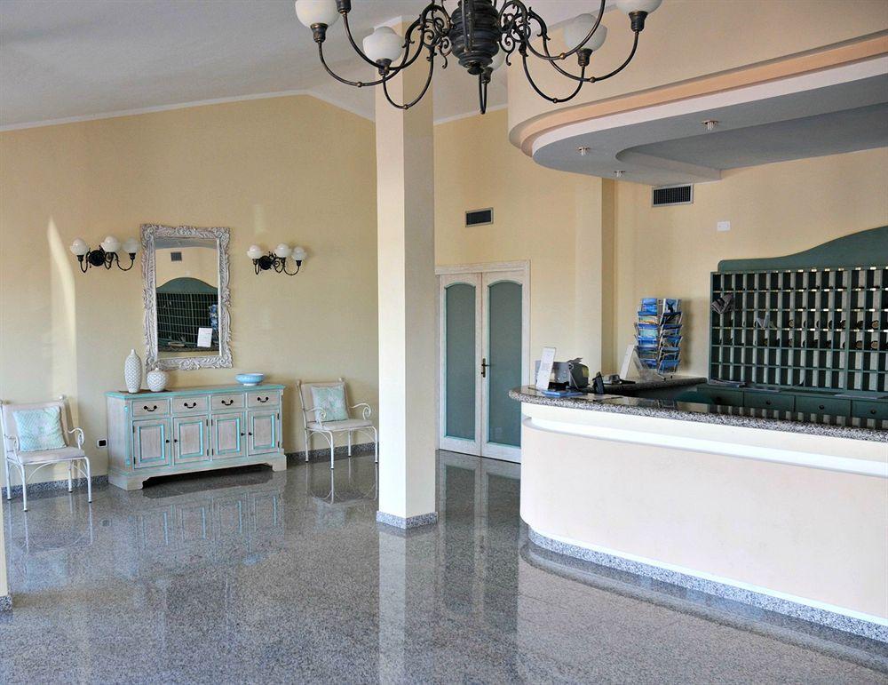 Club Hotel Baia Aranzos Golfo Aranci Buitenkant foto