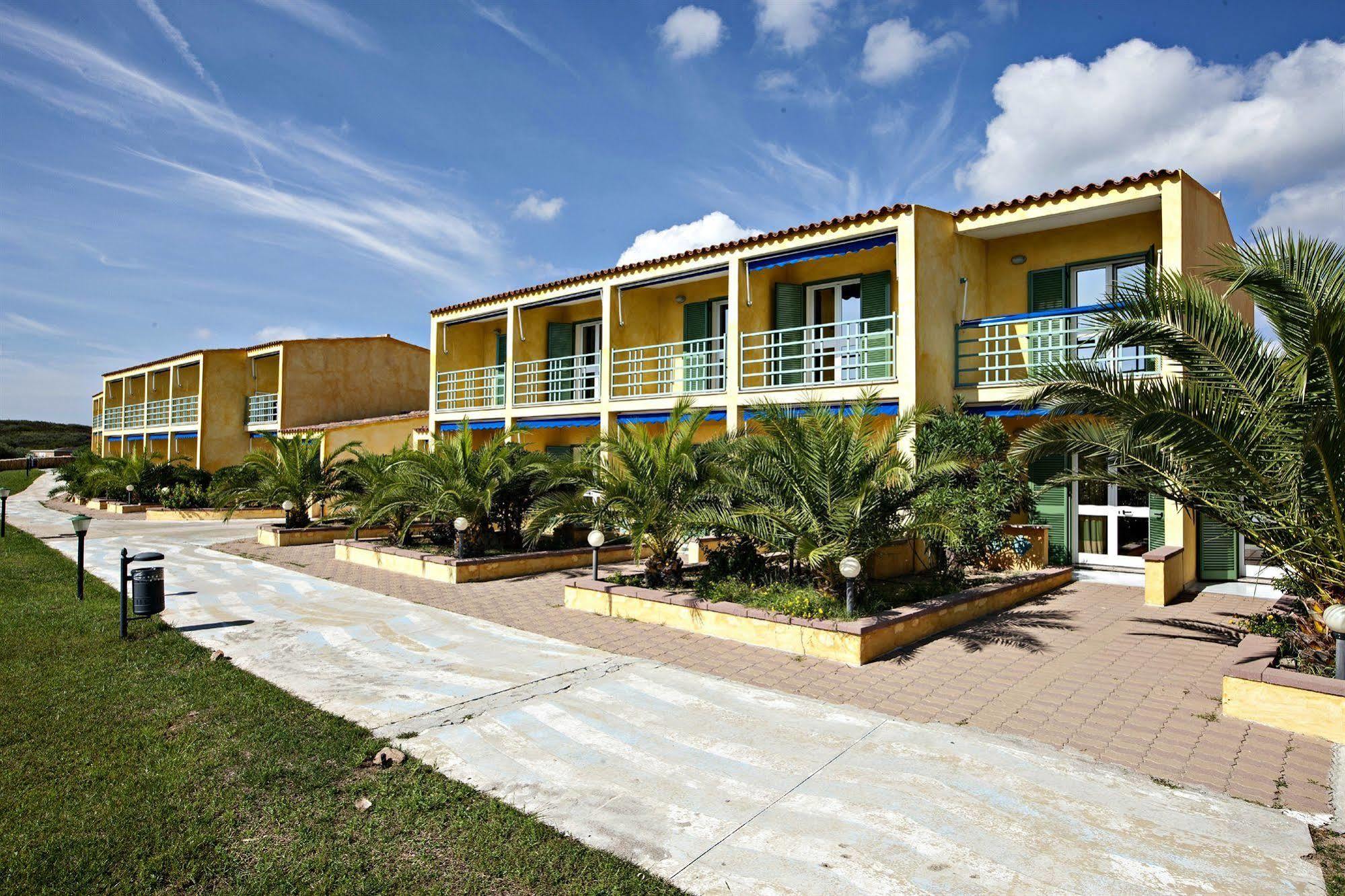 Club Hotel Baia Aranzos Golfo Aranci Buitenkant foto