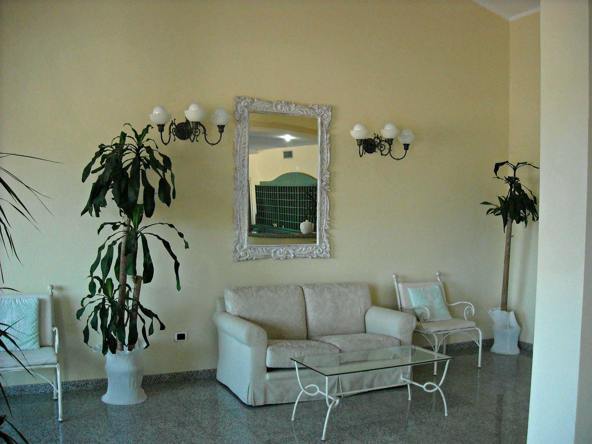 Club Hotel Baia Aranzos Golfo Aranci Buitenkant foto