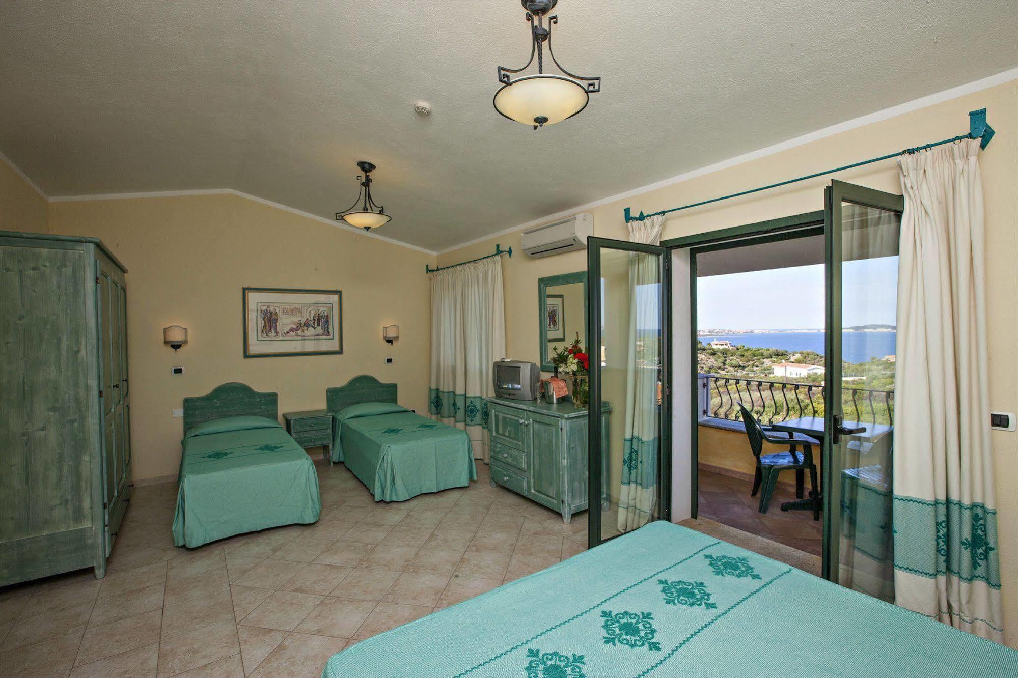 Club Hotel Baia Aranzos Golfo Aranci Buitenkant foto