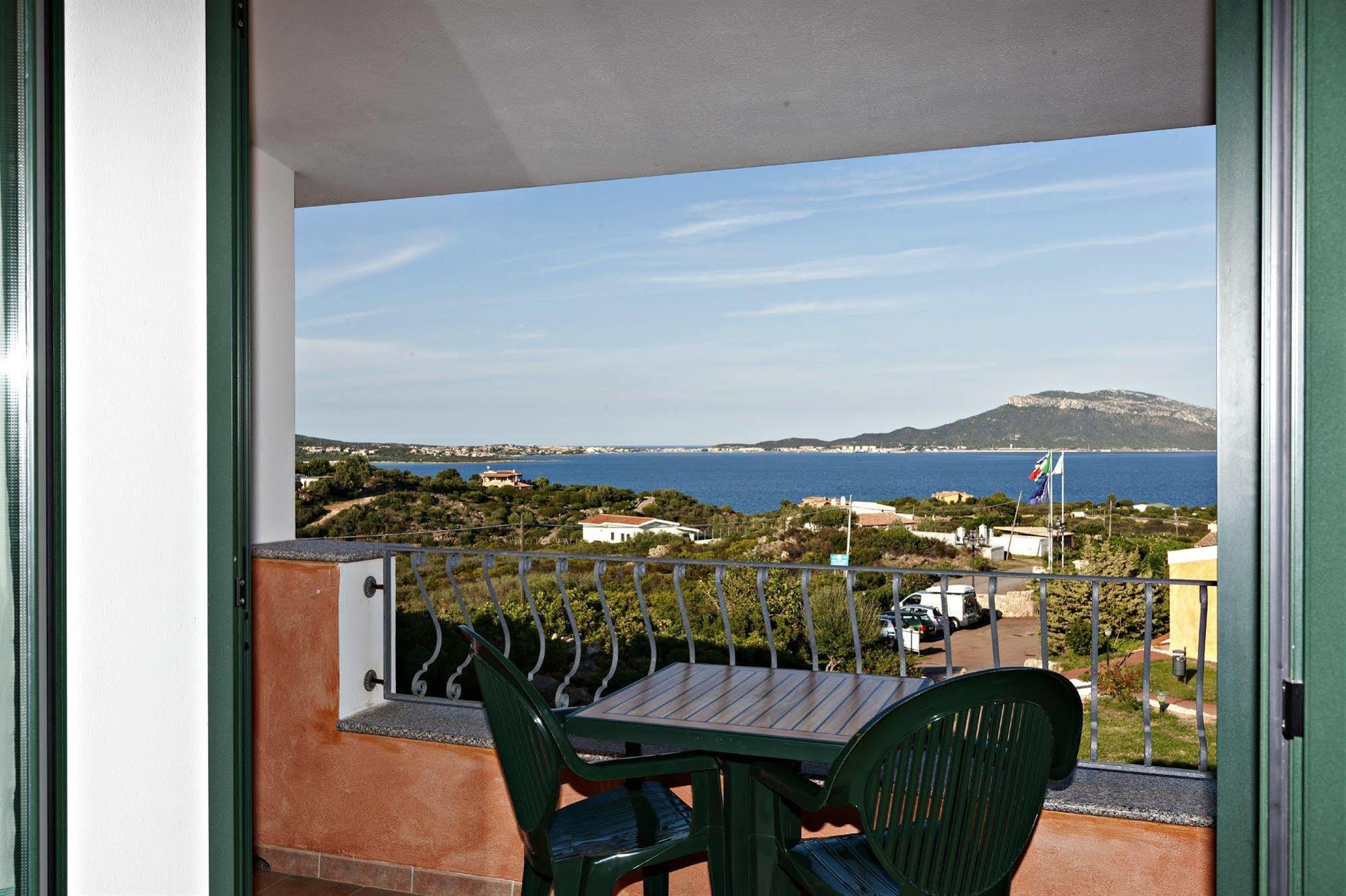 Club Hotel Baia Aranzos Golfo Aranci Buitenkant foto
