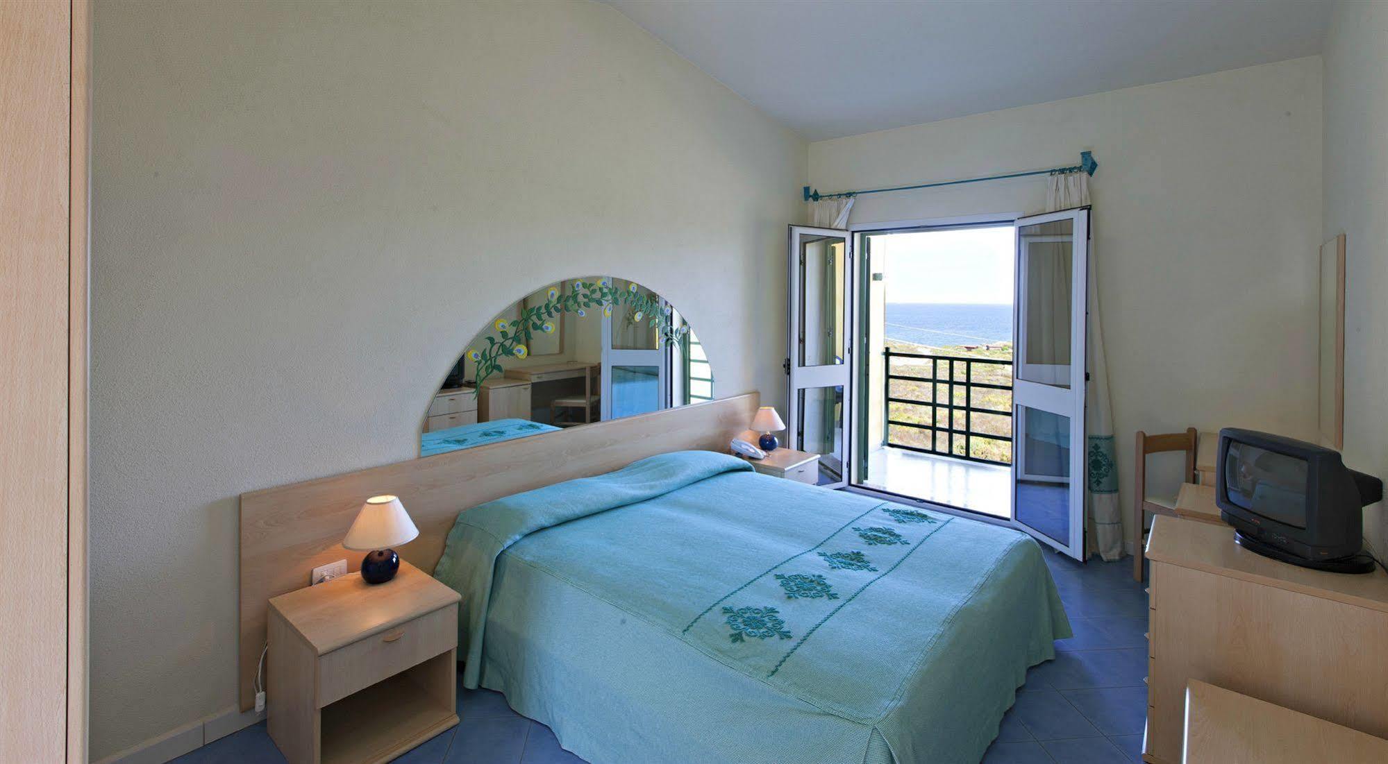 Club Hotel Baia Aranzos Golfo Aranci Buitenkant foto